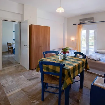Helios & Apts Makry Gialos (Crete)
