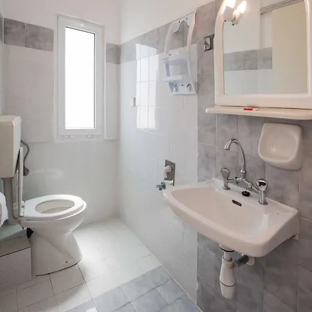 Helios & Apts Makry Gialos (Crete)